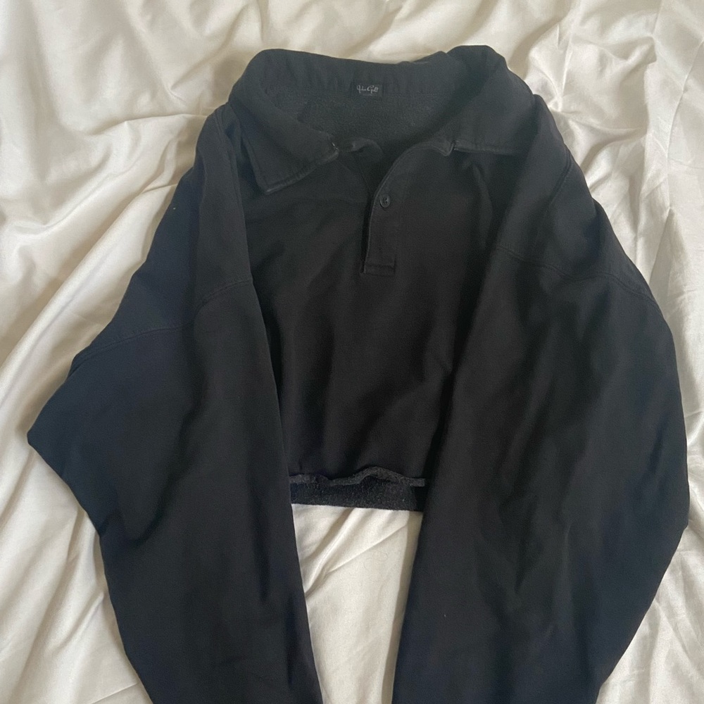 Brandy Melville Black Jonny Cropped Sweater